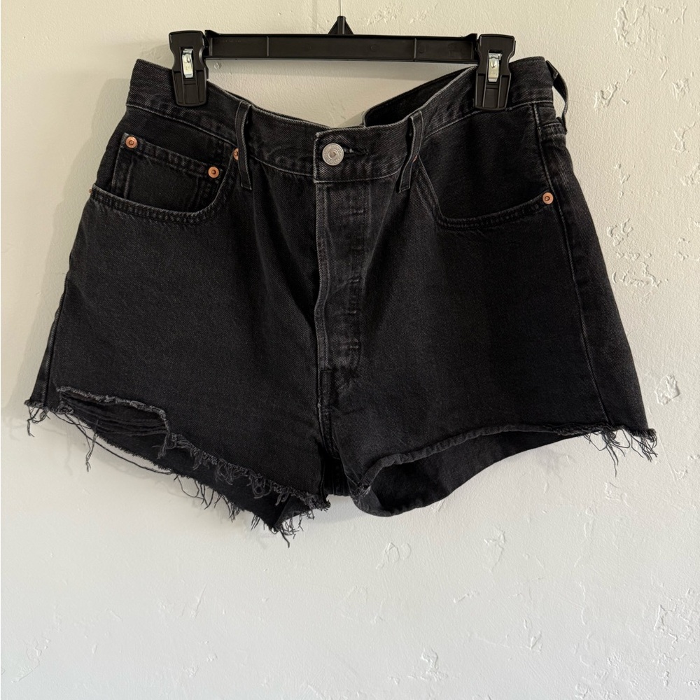 Levi’s Women's Black Denim Shorts sz 33w